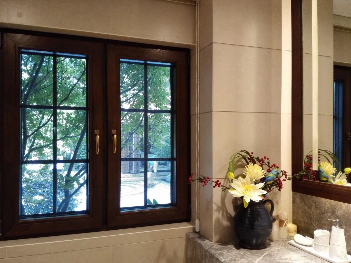 金堂木隔音鋁包木門窗