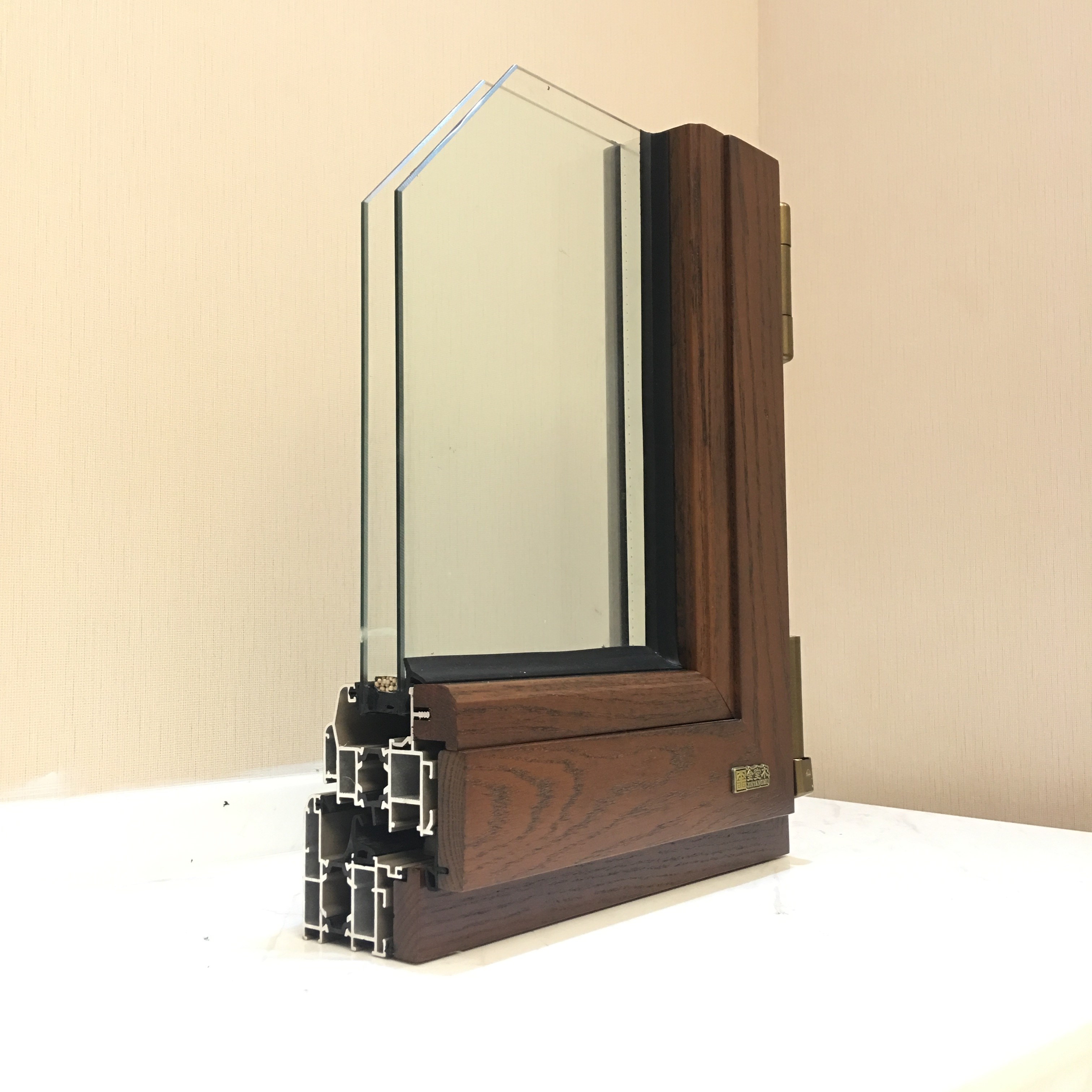 木鋁復(fù)合門窗