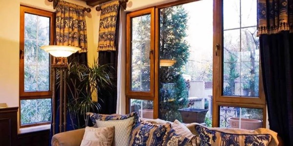 鋁包木門(mén)窗廠家哪家好-品牌廠家批發(fā)價(jià)格