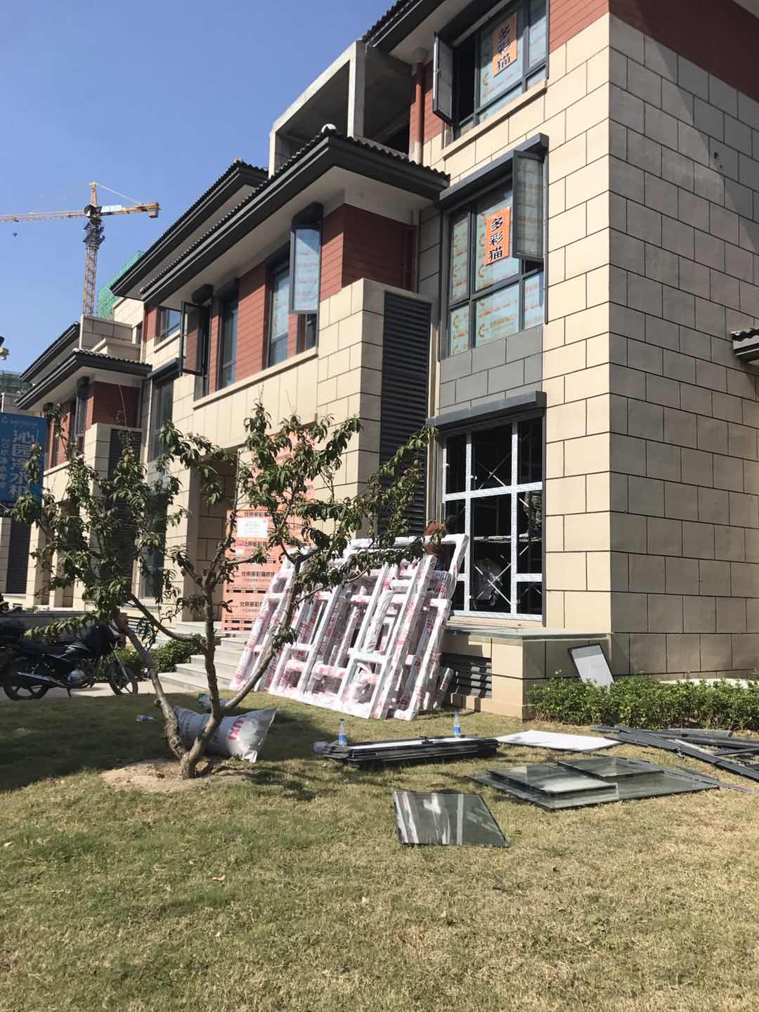 金堂木為翰林國際業主提供鋁包木門窗案例