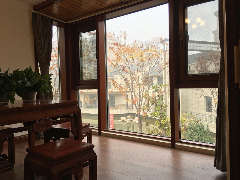 隔音鋁包木門窗實(shí)拍