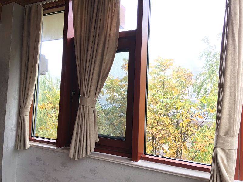 隔音鋁包木門窗實(shí)拍