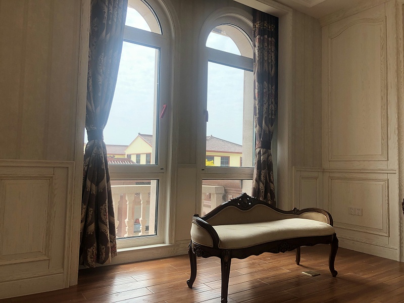 鋁包木門窗內(nèi)景展示