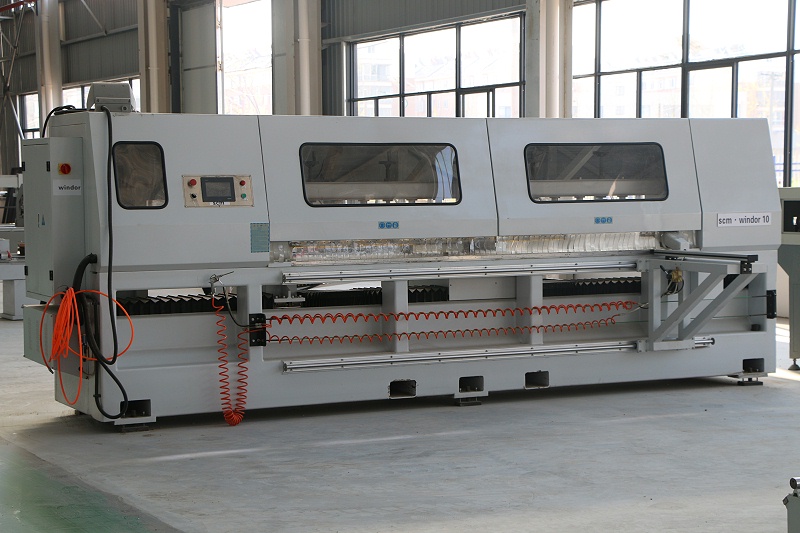 鋁包木門窗機器展示