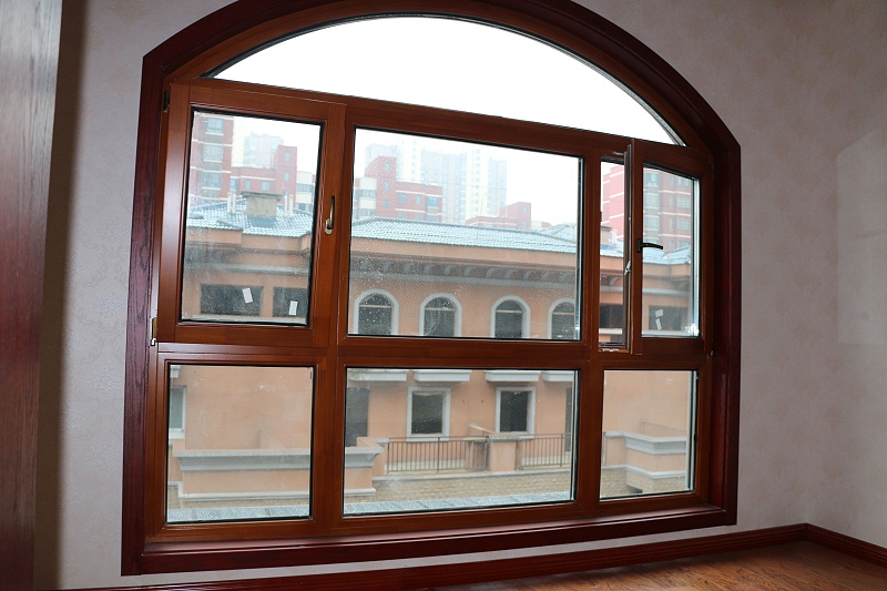 鋁包木窗帶圓弧實拍