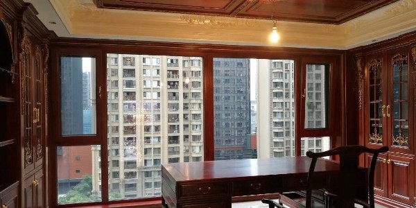 梅雨時節(jié)，定制鋁包木門窗為您默默守護