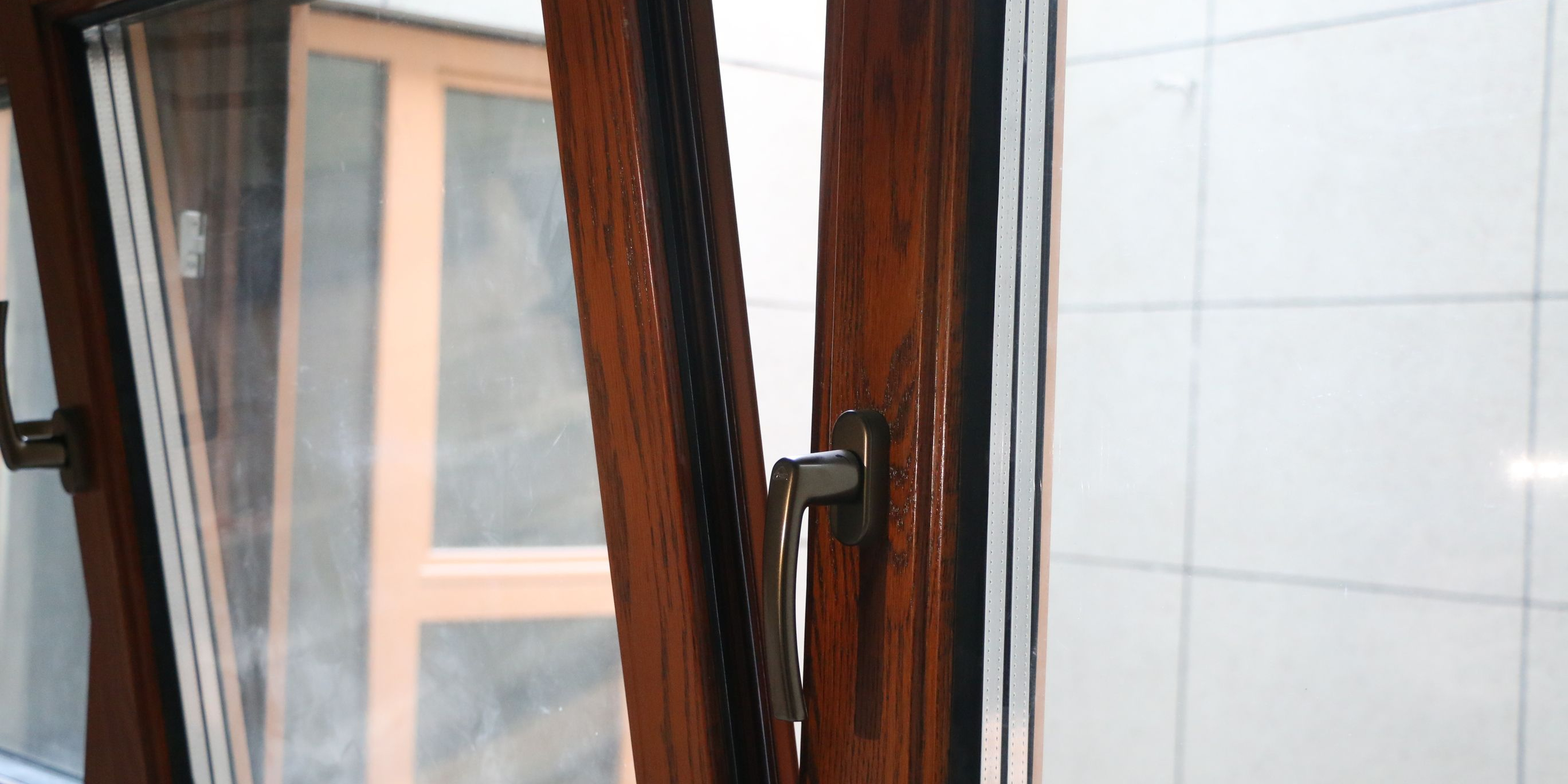 為何內開內倒鋁包木窗越來越受歡迎？